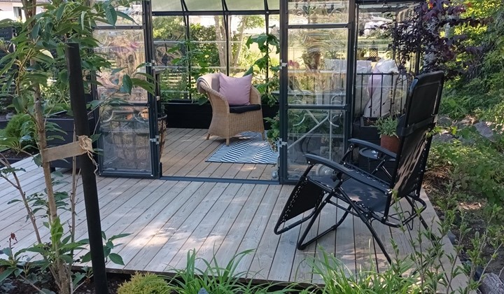 Hjältens Trädgård , Mönsterås