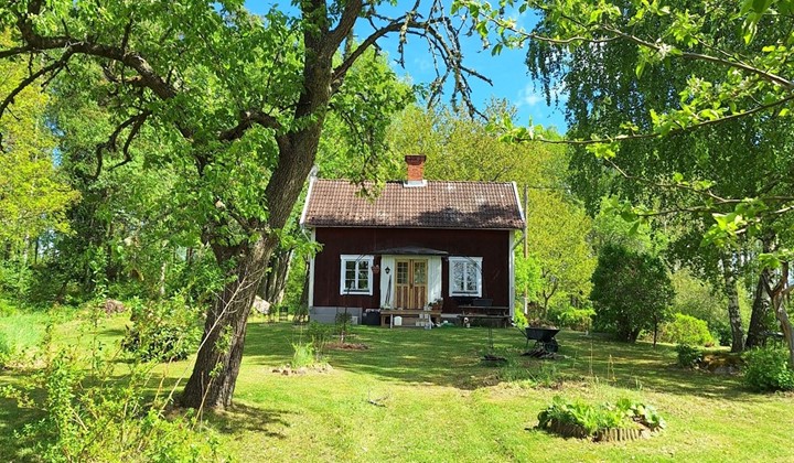 Almedal, trädgårdsglädje vid vägkanten, Fellingsbro