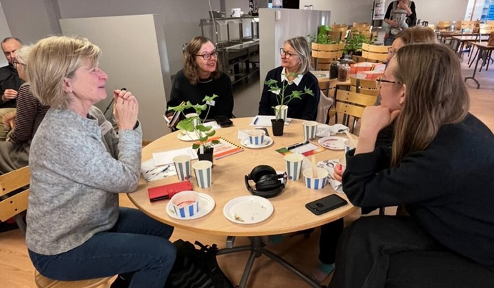 Januarifrukost med föreläsning , Huddinge
