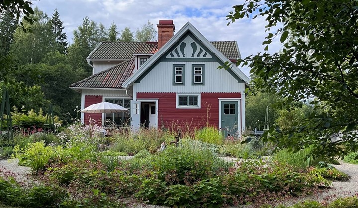 Stationens trädgård, Nora
