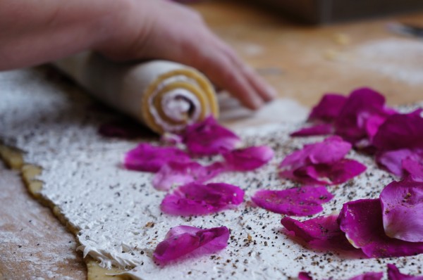 Rosendals Trädgårdskafé itterbugg m rosor